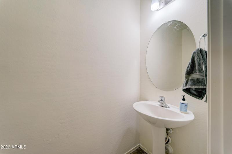 35587 N Donovan Dr-19