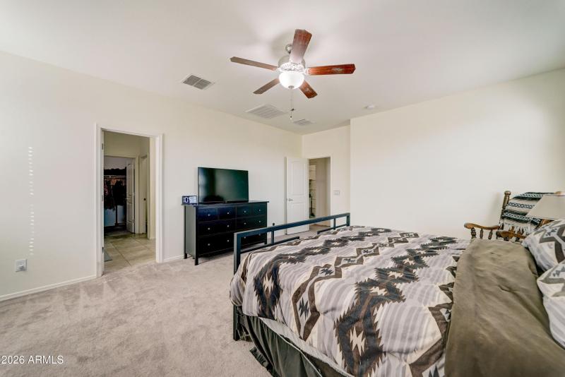 35587 N Donovan Dr-24