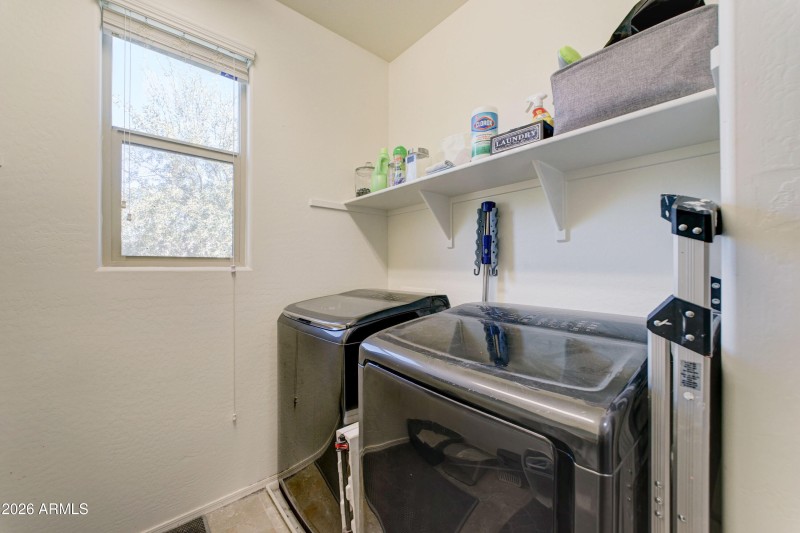 35587 N Donovan Dr-37