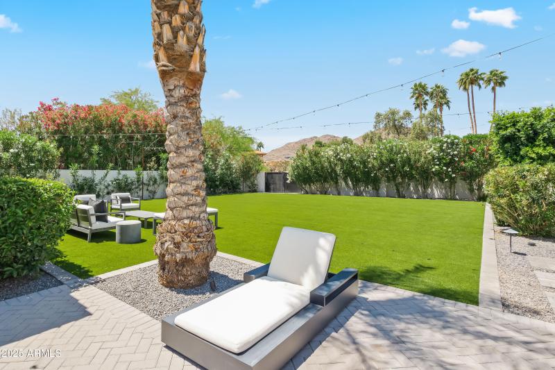 Camelback Mt. Views in Backyard