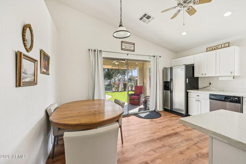 12-web-or-mls-N 107th Dr-S0402-012