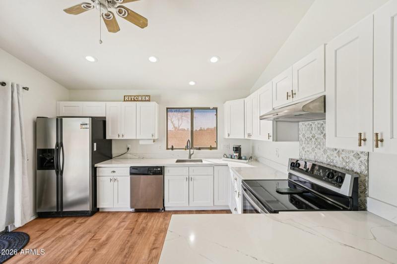 16-web-or-mls-N 107th Dr-S0402-016