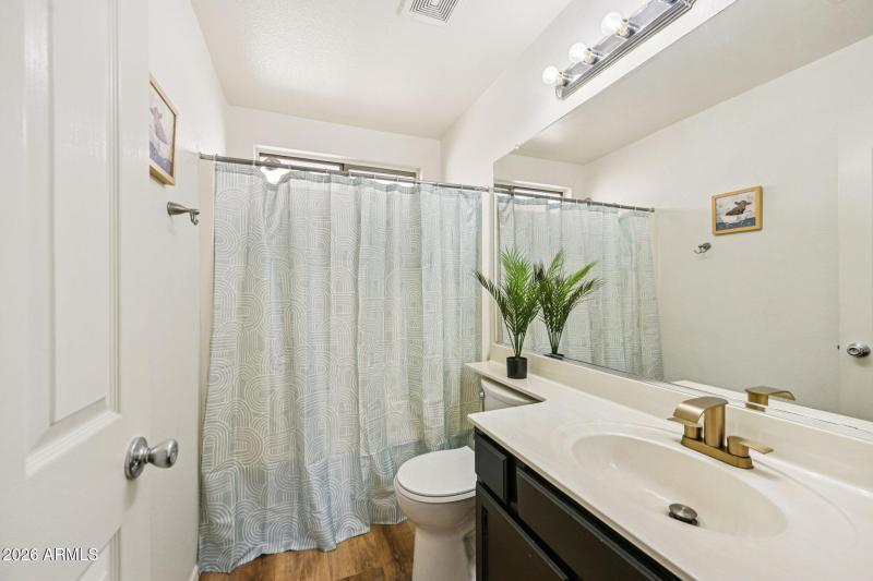 17-web-or-mls-N 107th Dr-S0402-017