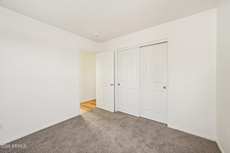 25-web-or-mls-N 107th Dr-S0402-025