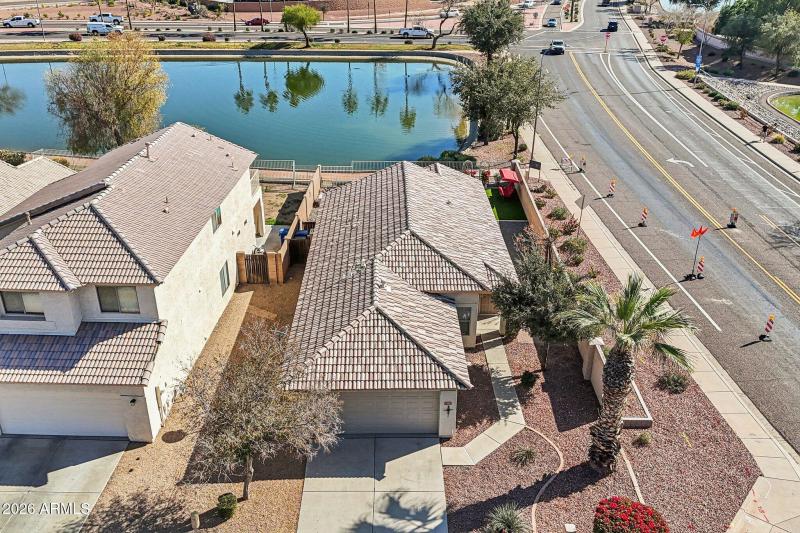 36-web-or-mls-N 107th Dr-S0402-036