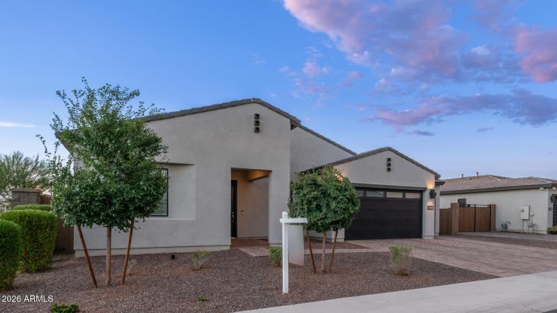 8022 W Northview Ave Exterior Photos-2