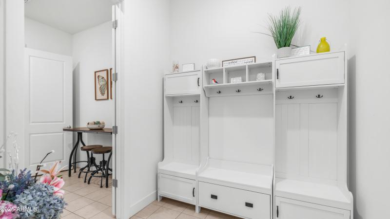 8022 W Northview Ave (30)