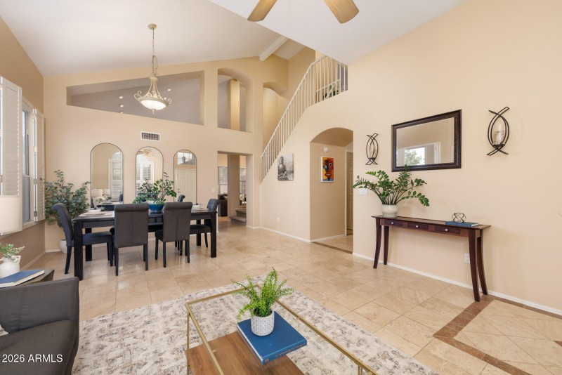 W Los Gatos Dr (7452)-2