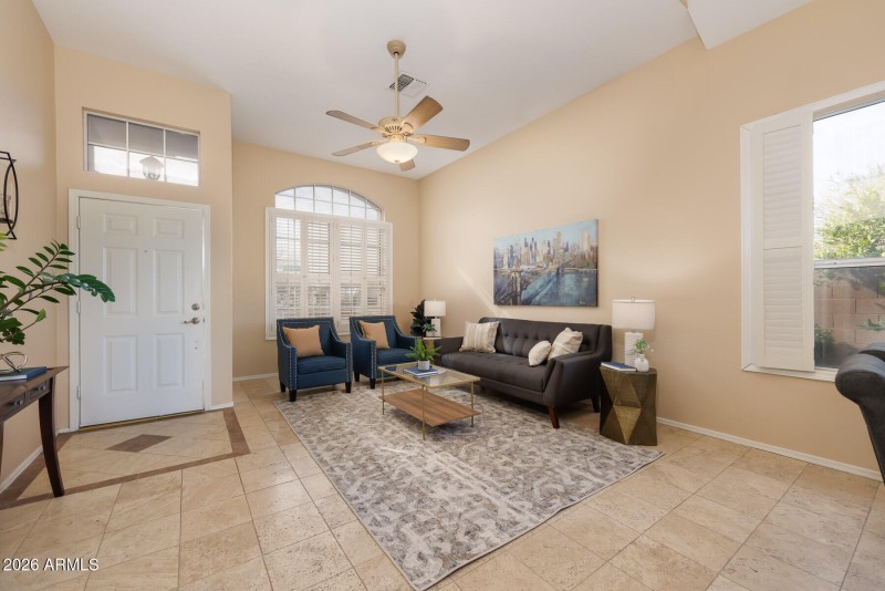 W Los Gatos Dr (7452)-3