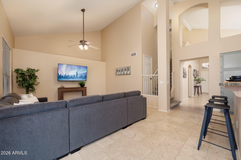 W Los Gatos Dr (7452)-5