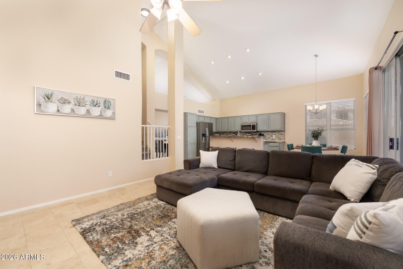 W Los Gatos Dr (7452)-8