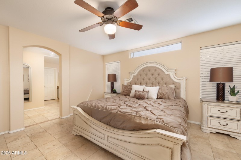 W Los Gatos Dr (7452)-13