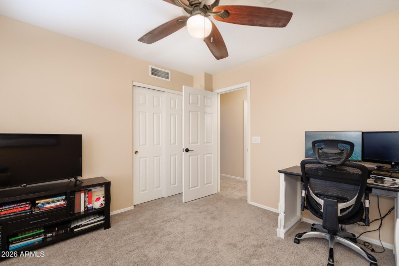 W Los Gatos Dr (7452)-21