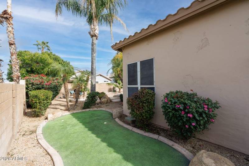 W Los Gatos Dr (7452)-26