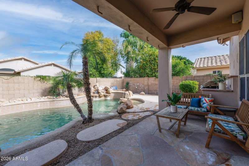 W Los Gatos Dr (7452)-29