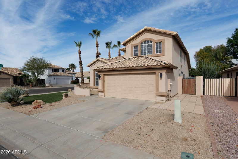 W Los Gatos Dr (7452)-35