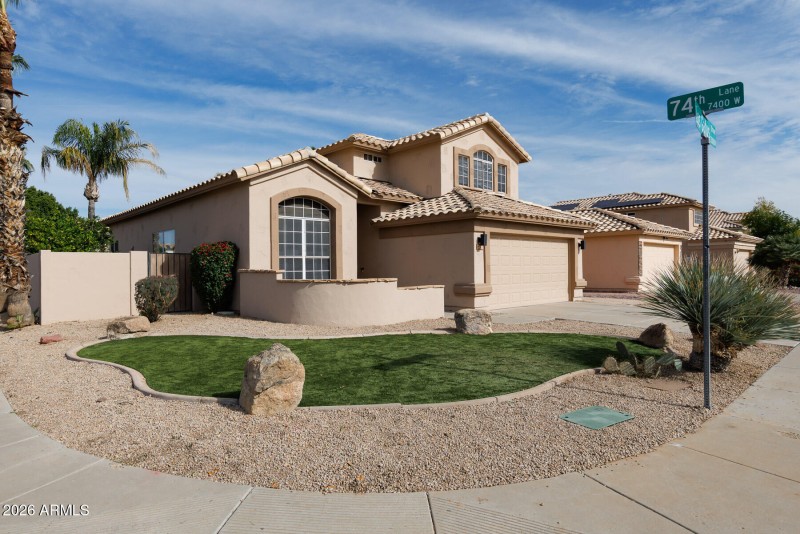 W Los Gatos Dr (7452)-37