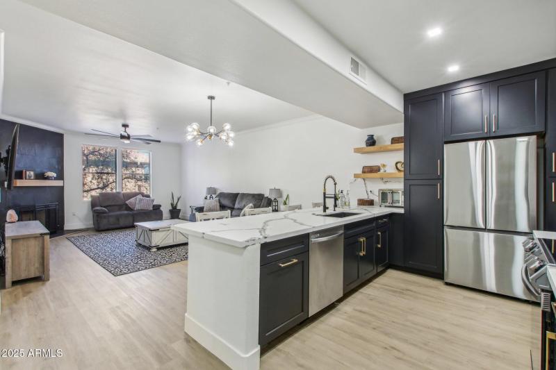 8-web-or-mls-N 76th St 2263-008