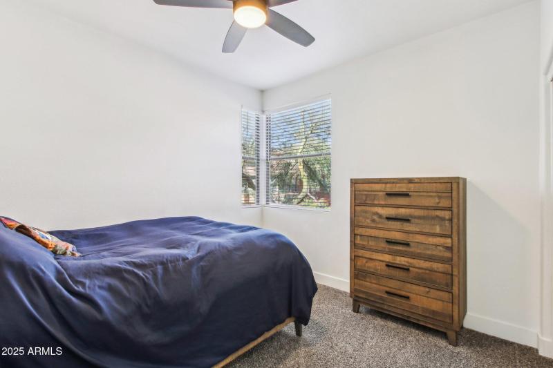 22-web-or-mls-N 76th St 2263-022