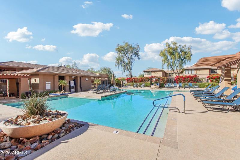 32-web-or-mls-N 76th St 2263-032