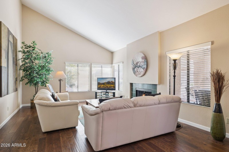 8-web-or-mls-10091-e-san-salvador-dr