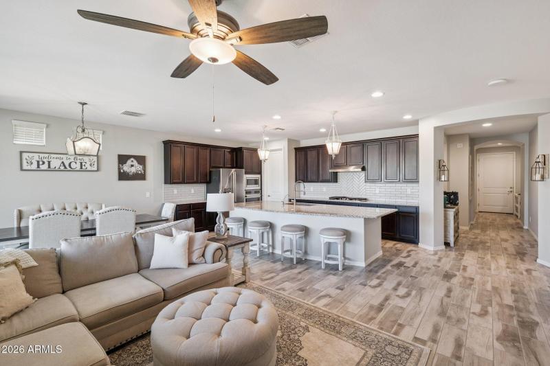 8-web-or-mls-2820-w-havasu-dr