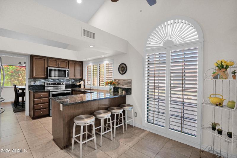 Kitchen with Breakfast Bar