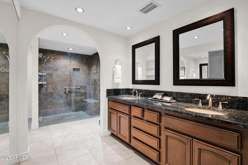 Primary Dual Vanities