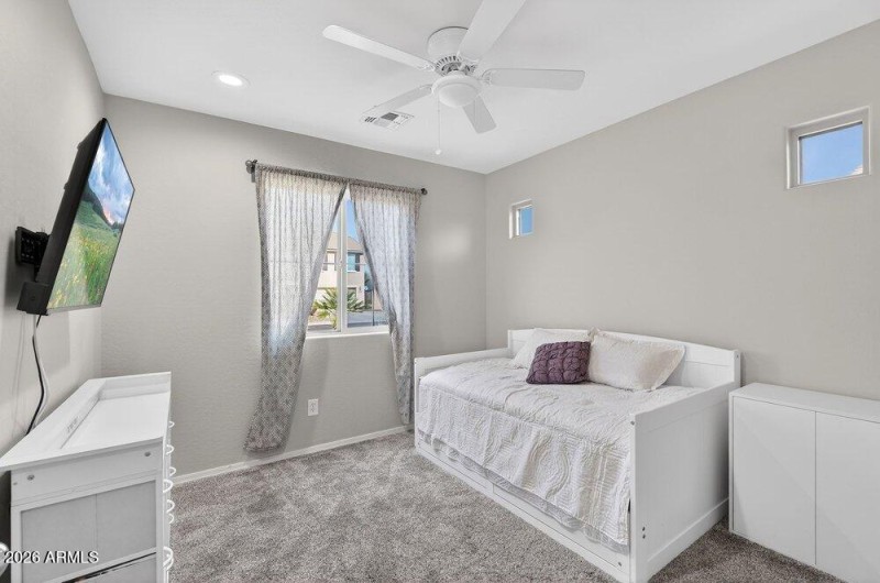 023_27-web-or-mls-35-e_saddlebrook_rd_83