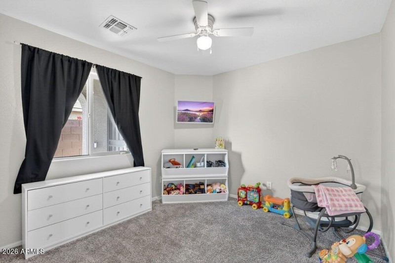 025_29-web-or-mls-37-e_saddlebrook_rd_56