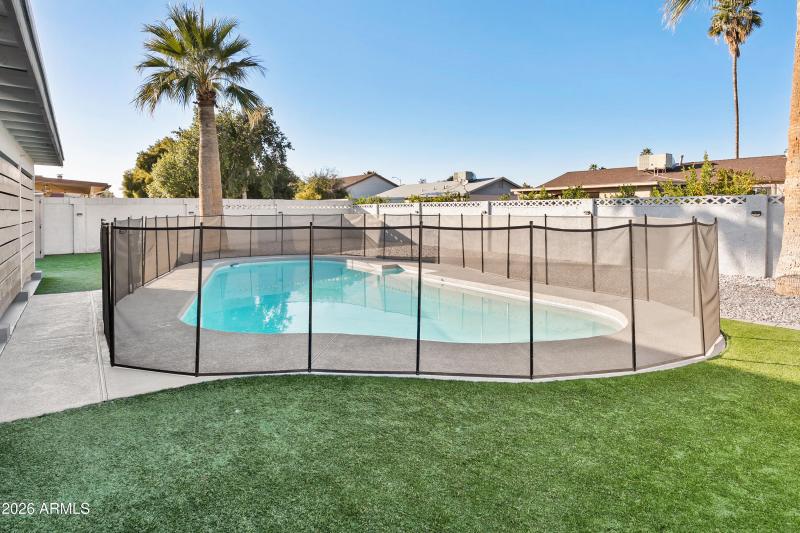 3628 E Hearn Rd-pool