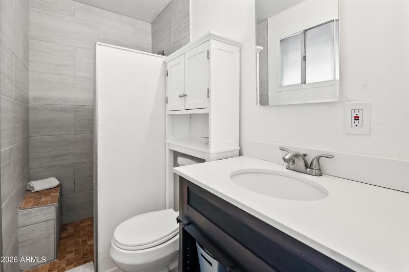 3628 E Hearn Rd-bath 1