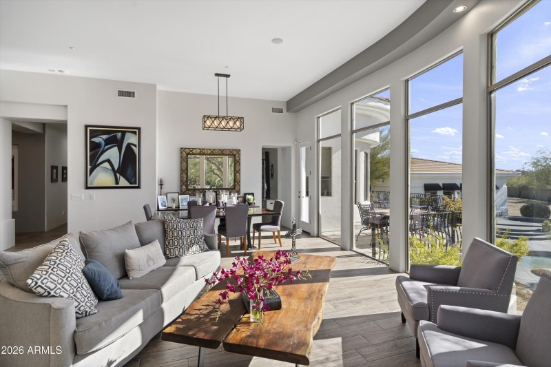 022-Living to Dining