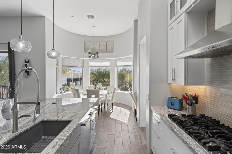 028-Kitchen to Breakfast