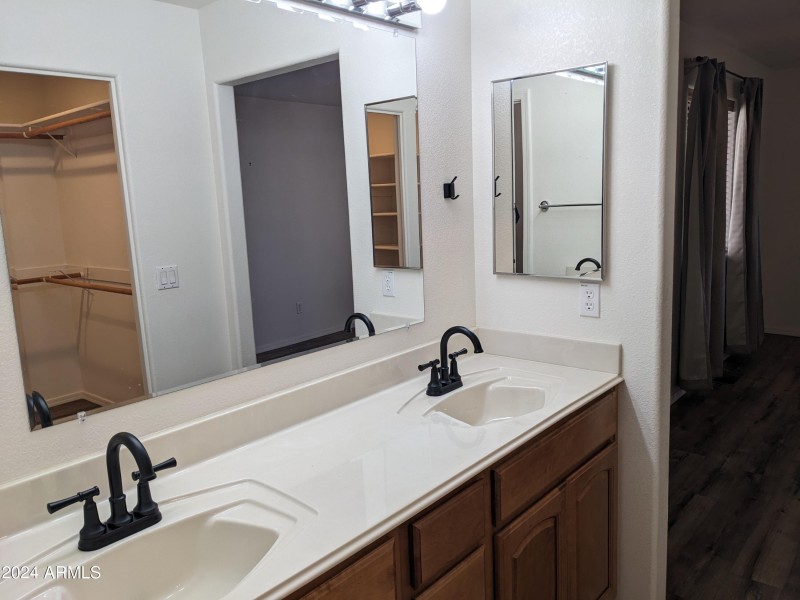 PXL_20240204_211924872