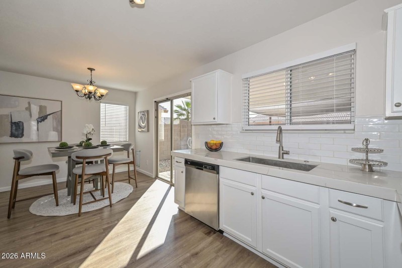 13-Kitchen-Breakfast Room