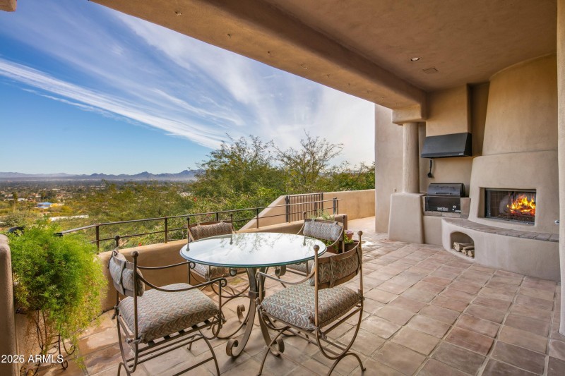 025_Alfresco Dining from Kitchen