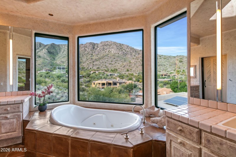 032_Primary Bath Drama