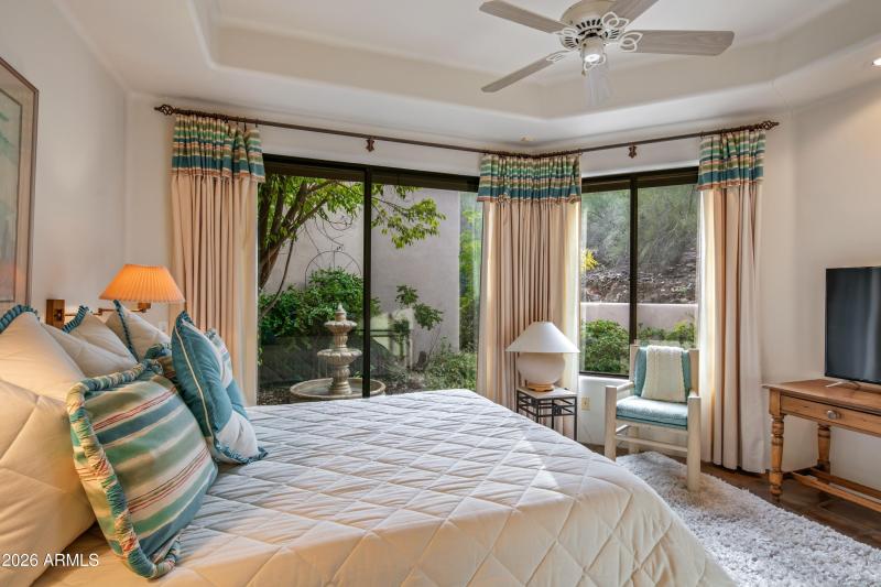 040_Guest Suite Soothing Fountain