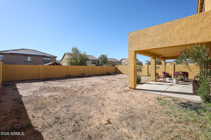 Very Large Rear Yard