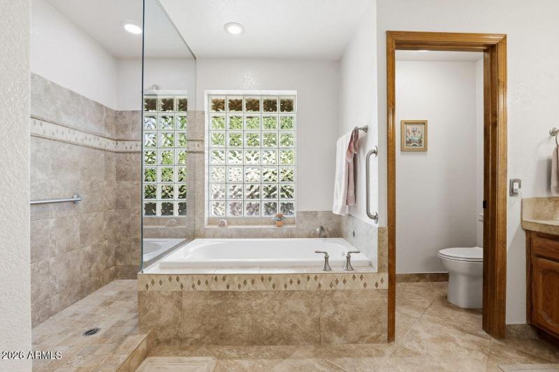 beautiful master bath