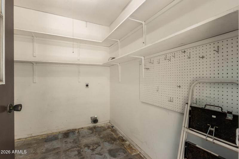 Utility Closet/Laundry