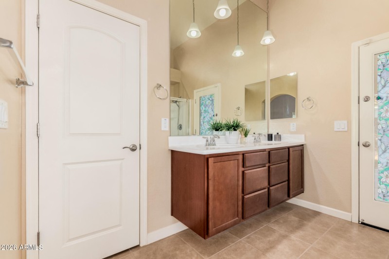 under cabinet lighting