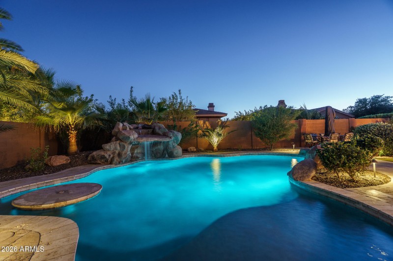 39) POOL