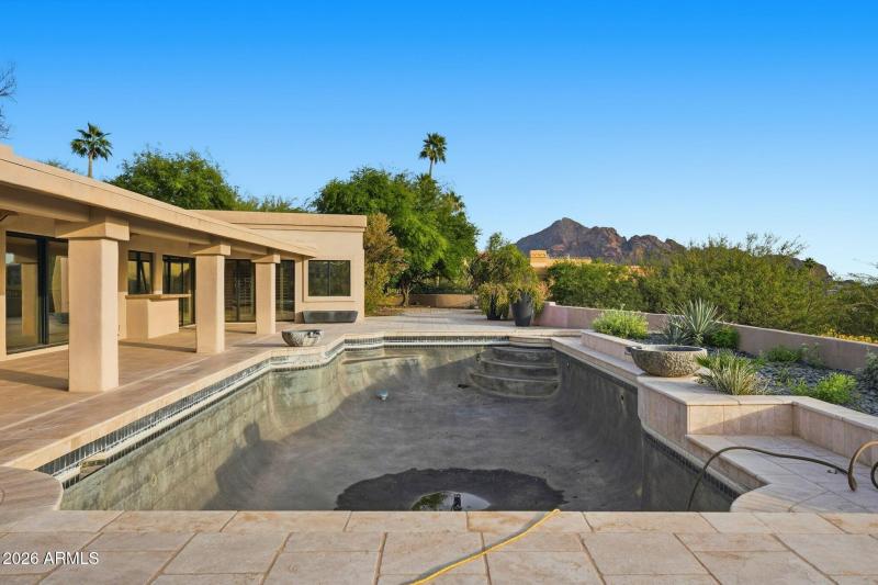 031_Pool Views