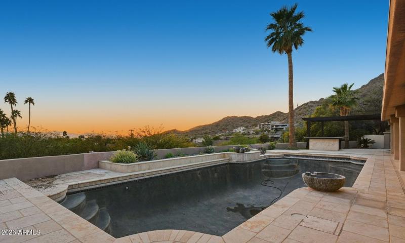 043_Twilight Pool Views