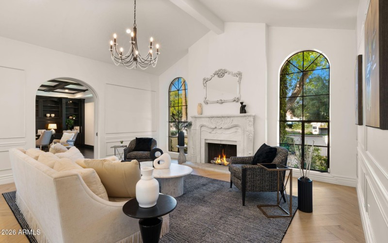 22-web-or-mls-Formal Living Space2