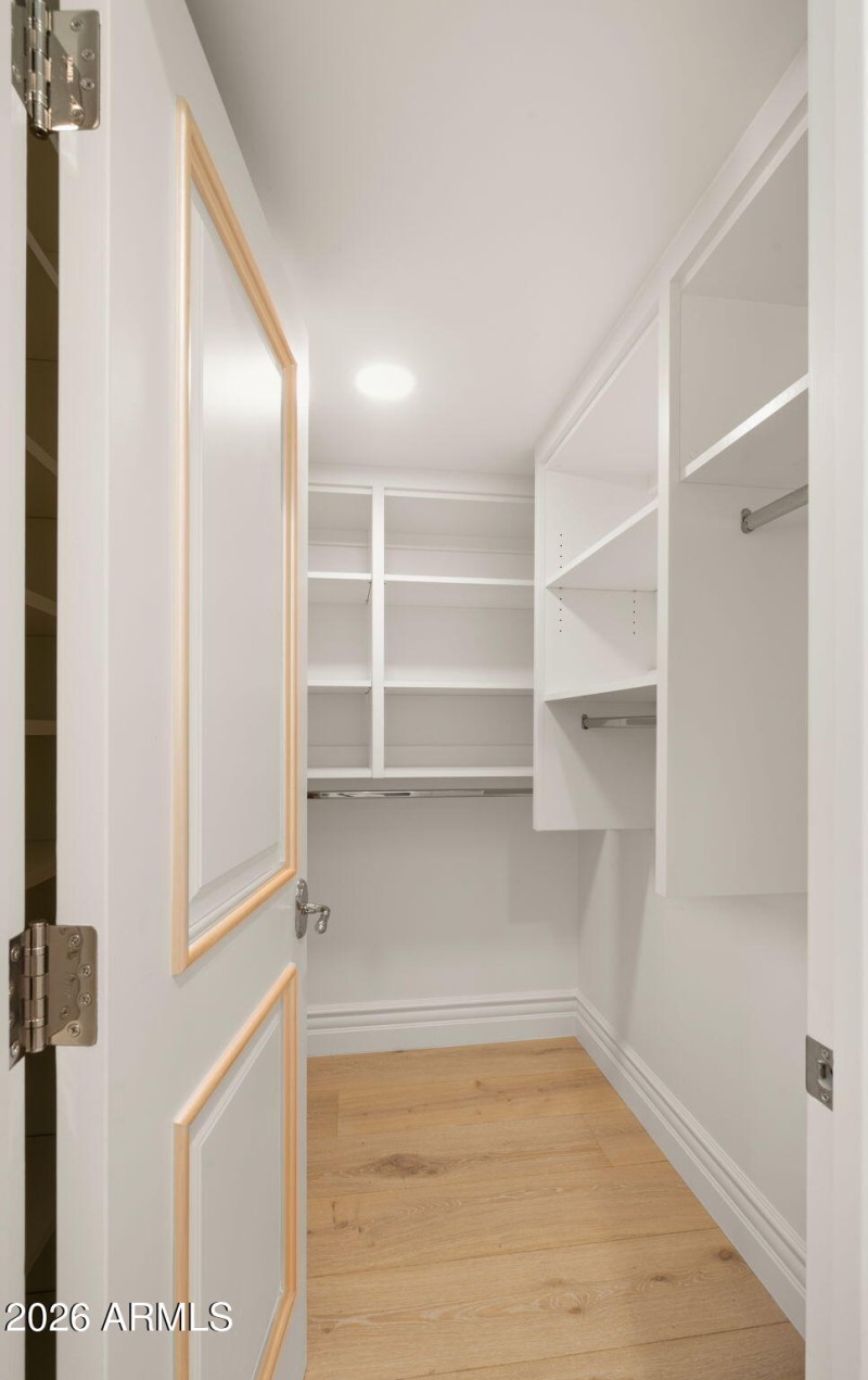 54-web-or-mls-Jack and Jill Bedroom6