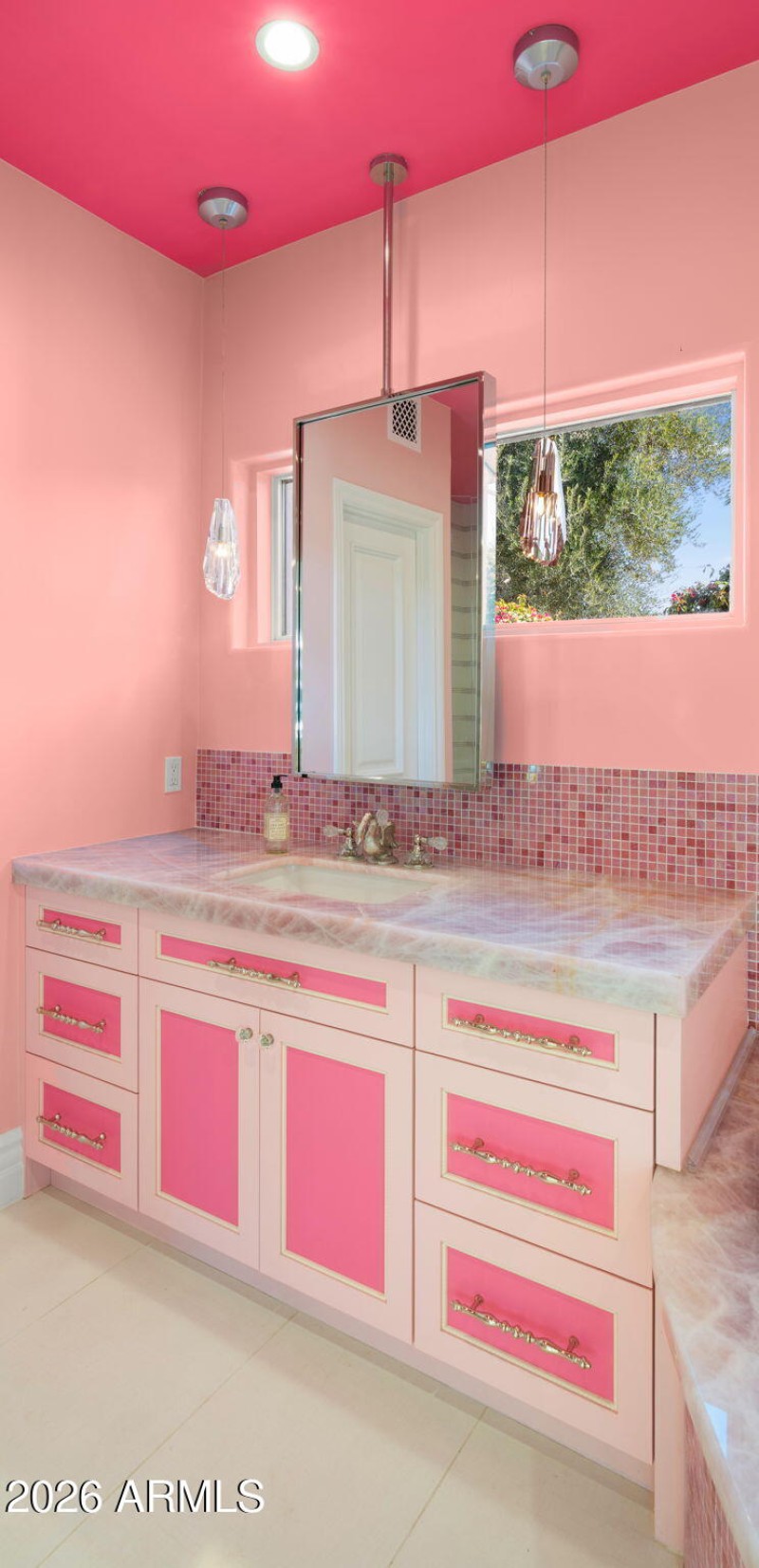 69-web-or-mls-Glam Room6