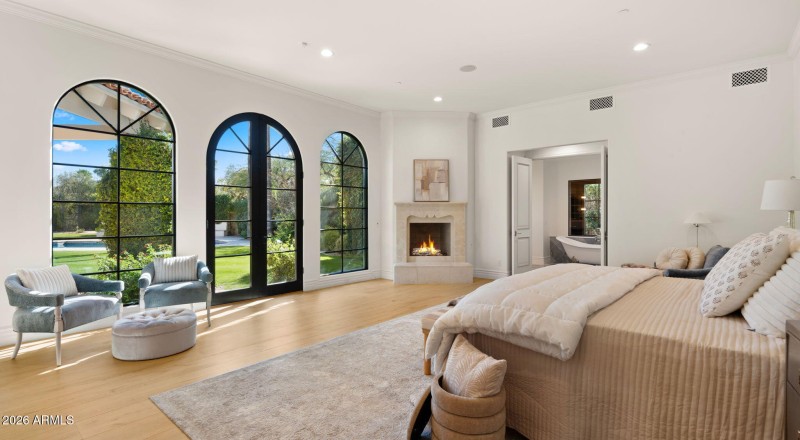 81-web-or-mls-Primary Bedroom19